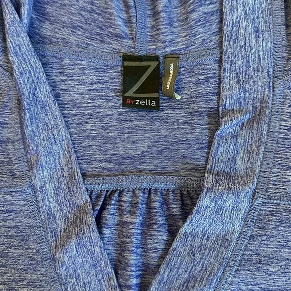 Zella purple hooded athletic top. Size XS - Picture 2 of 4